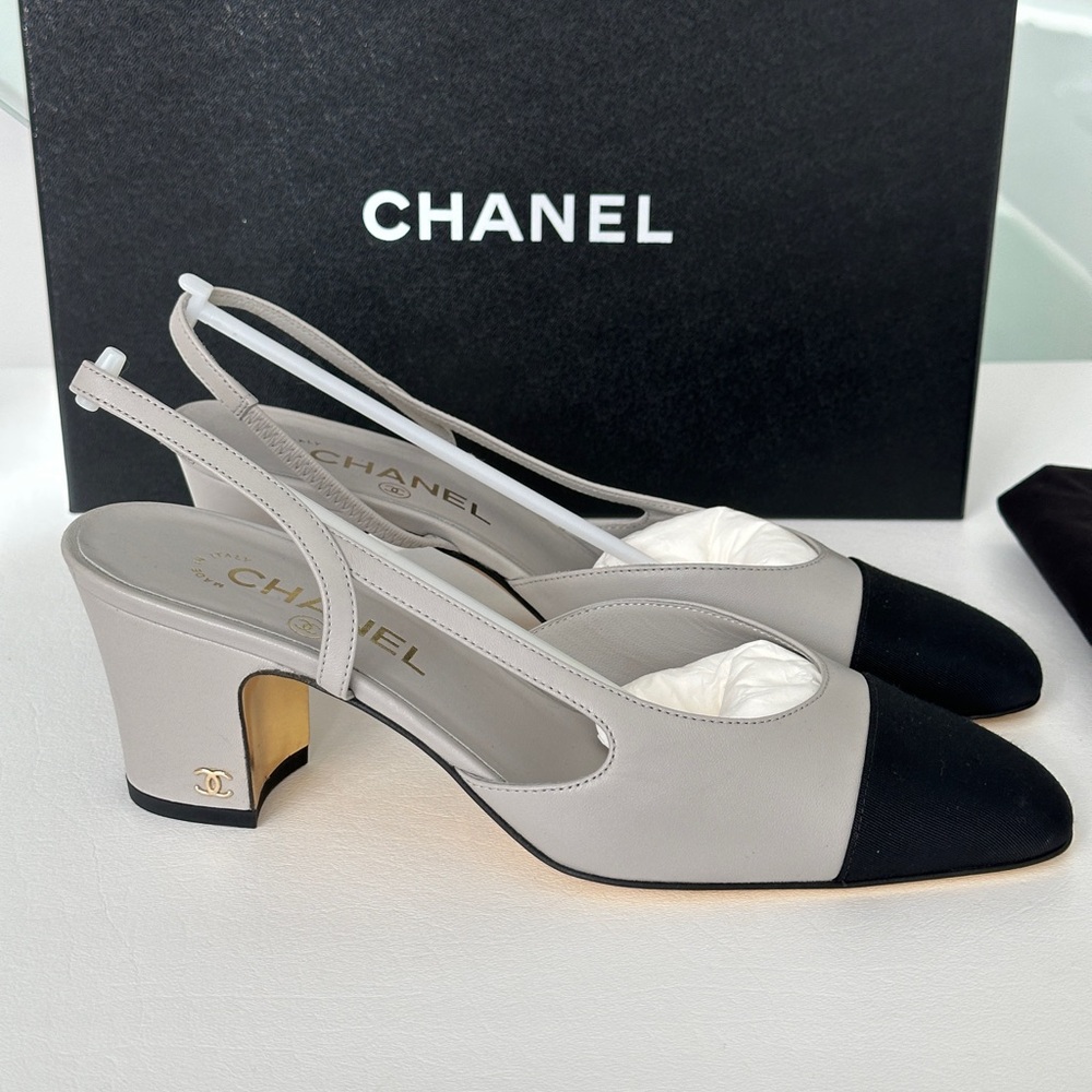 NEW CHANEL CLASSIC CC LOGO GRAY LEATHER SLINGBACK LOW HEELS SHOES size 39